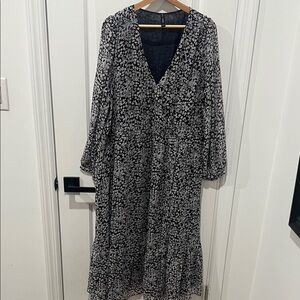 Mango Black, White and Light Blue Floral Flowy Long Sleeve Dress Size 16